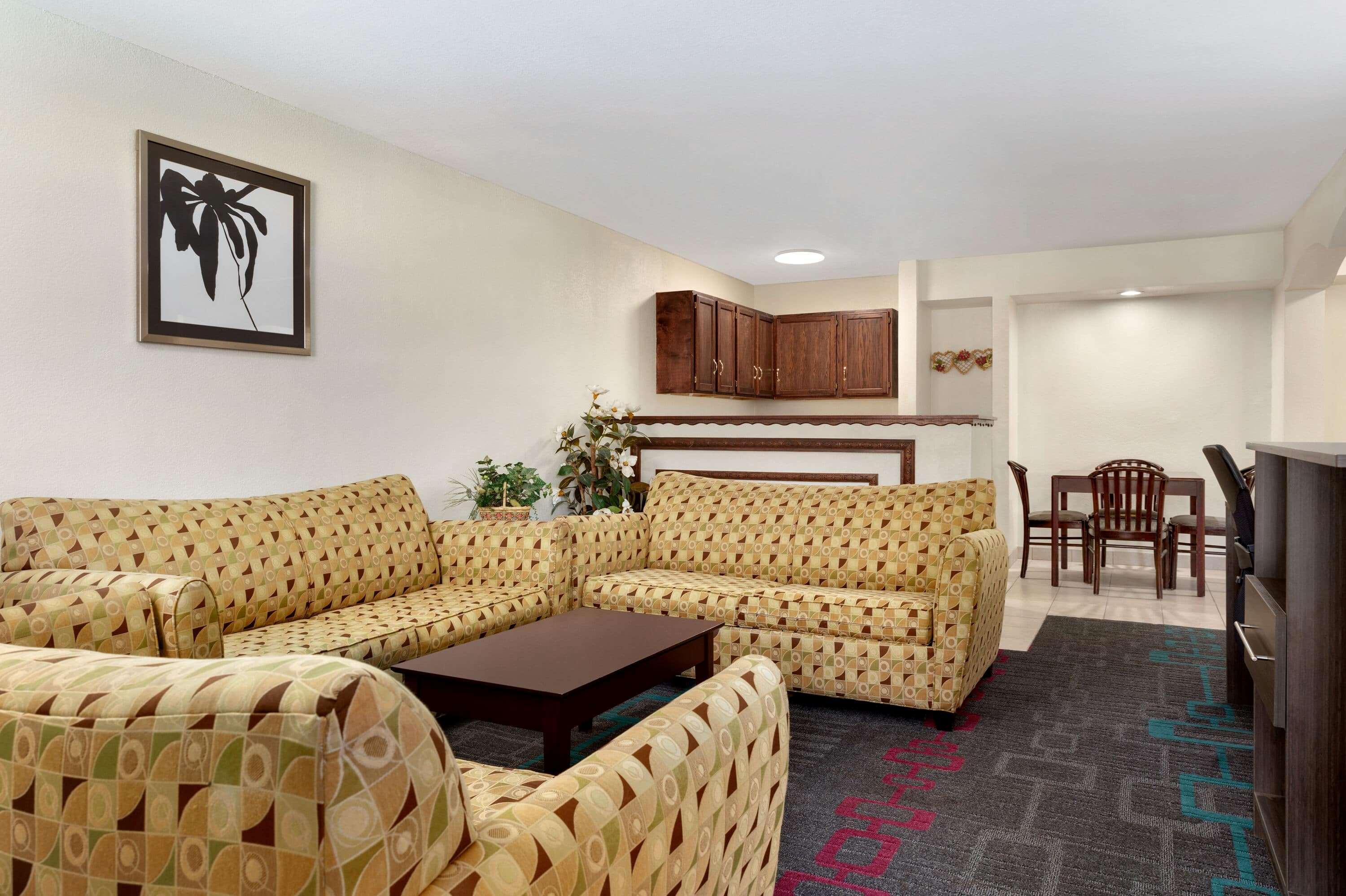 Days Inn By Wyndham Lawton Exteriör bild