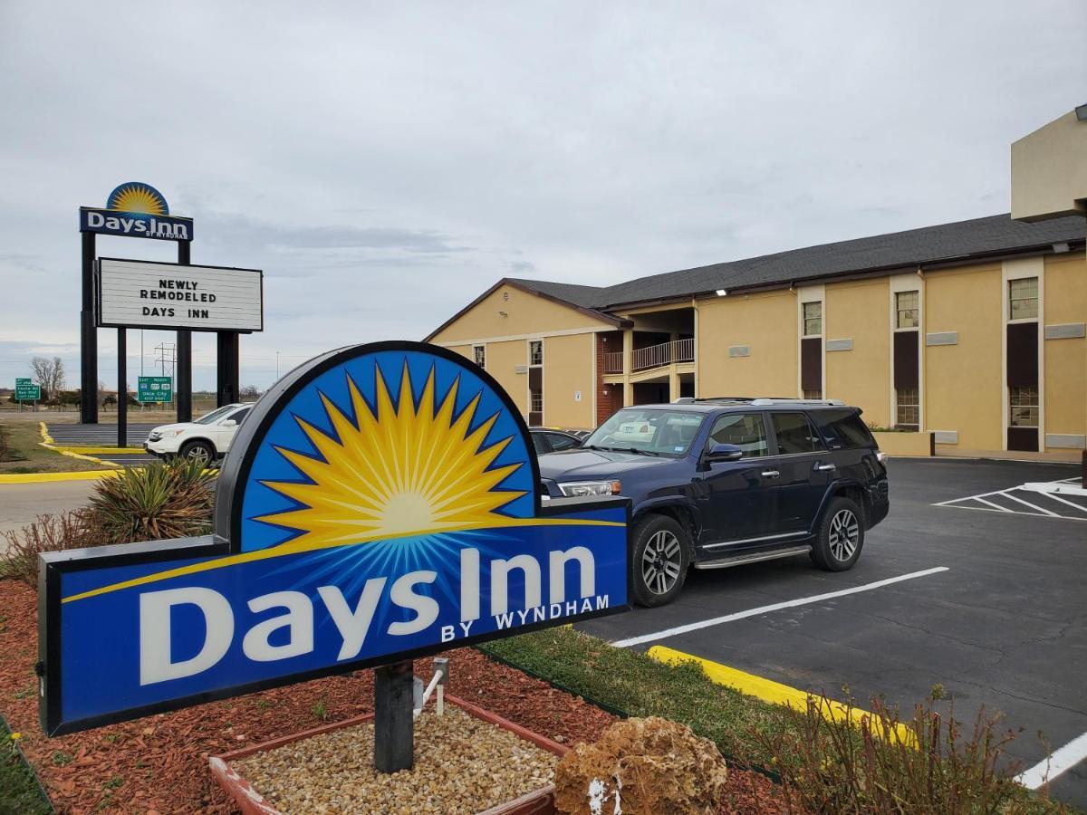 Days Inn By Wyndham Lawton Exteriör bild